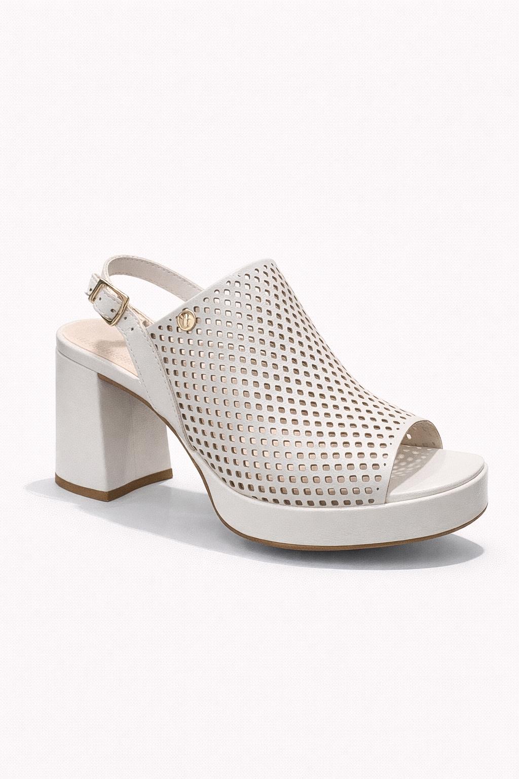 CALZADO EN COLOR BEIGE