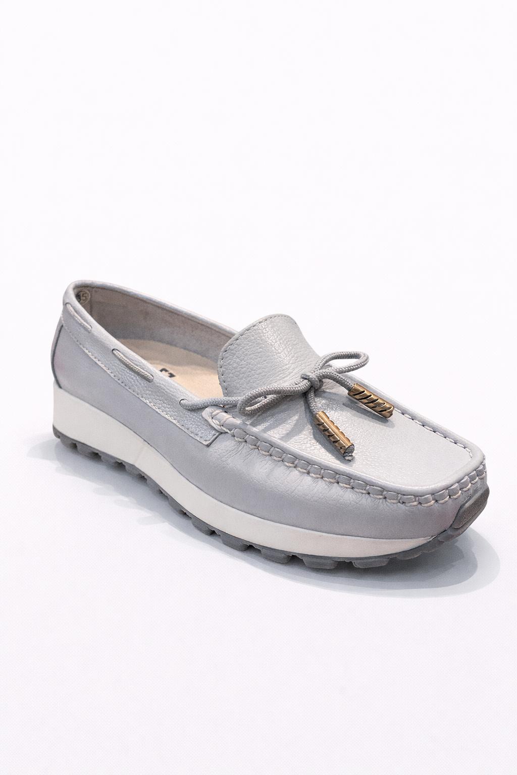 Moccasion en cuero plateado folia plateado