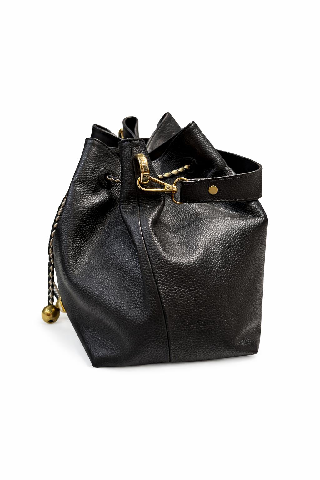 BOLSO EN CUERO NEGRO