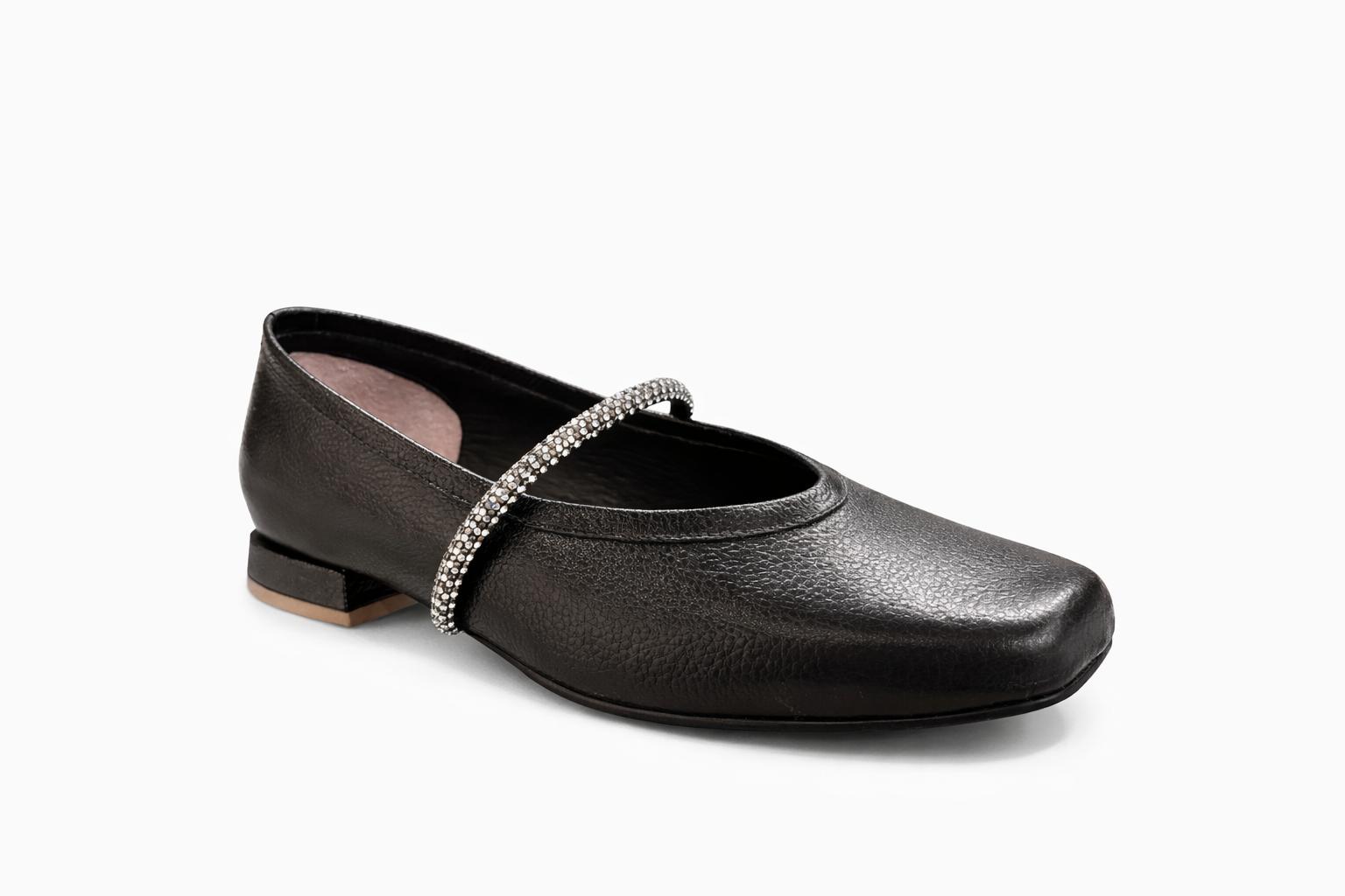 Baleta en cuero color negro con brillantes