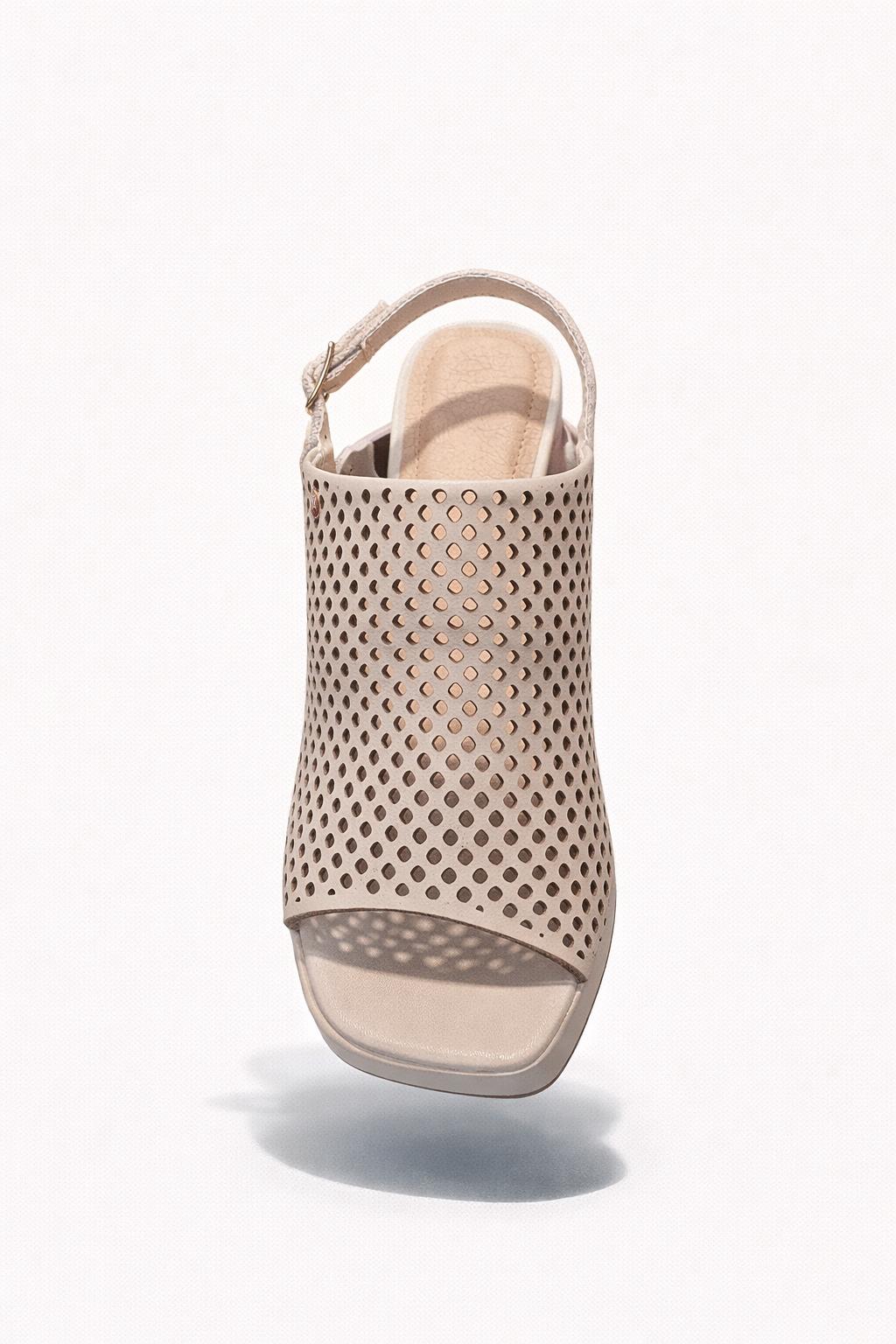 CALZADO EN COLOR BEIGE