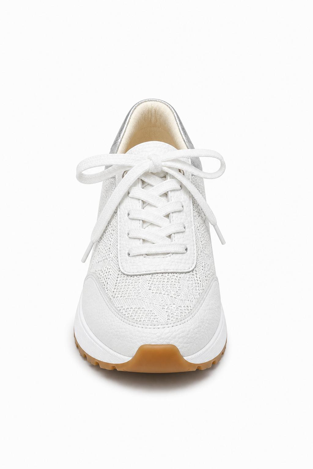 Tenis casual blanco con detalles plateados para mujer