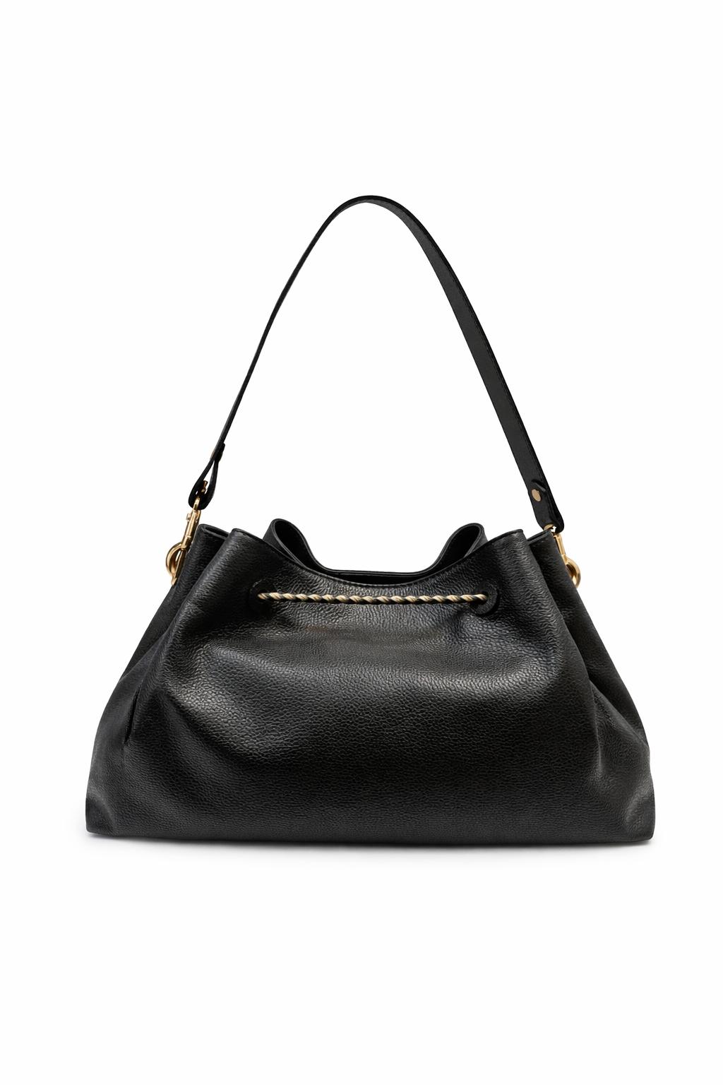 bolso en cuero negro vista posterior