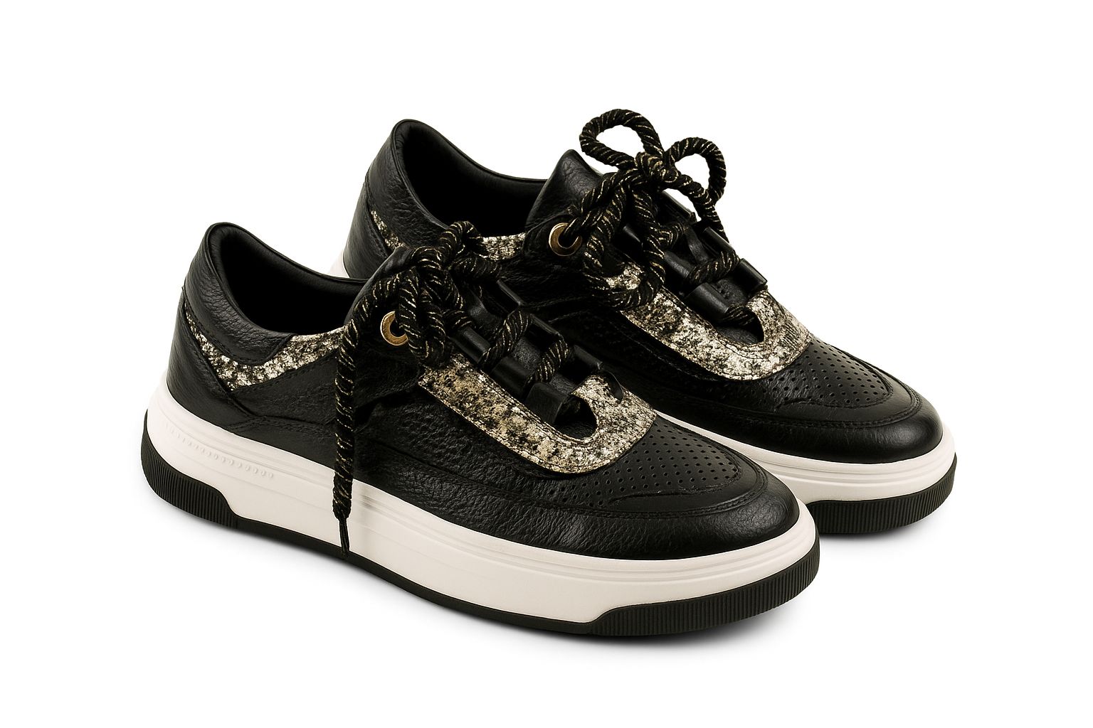 Tenis en cuero negro x dorado