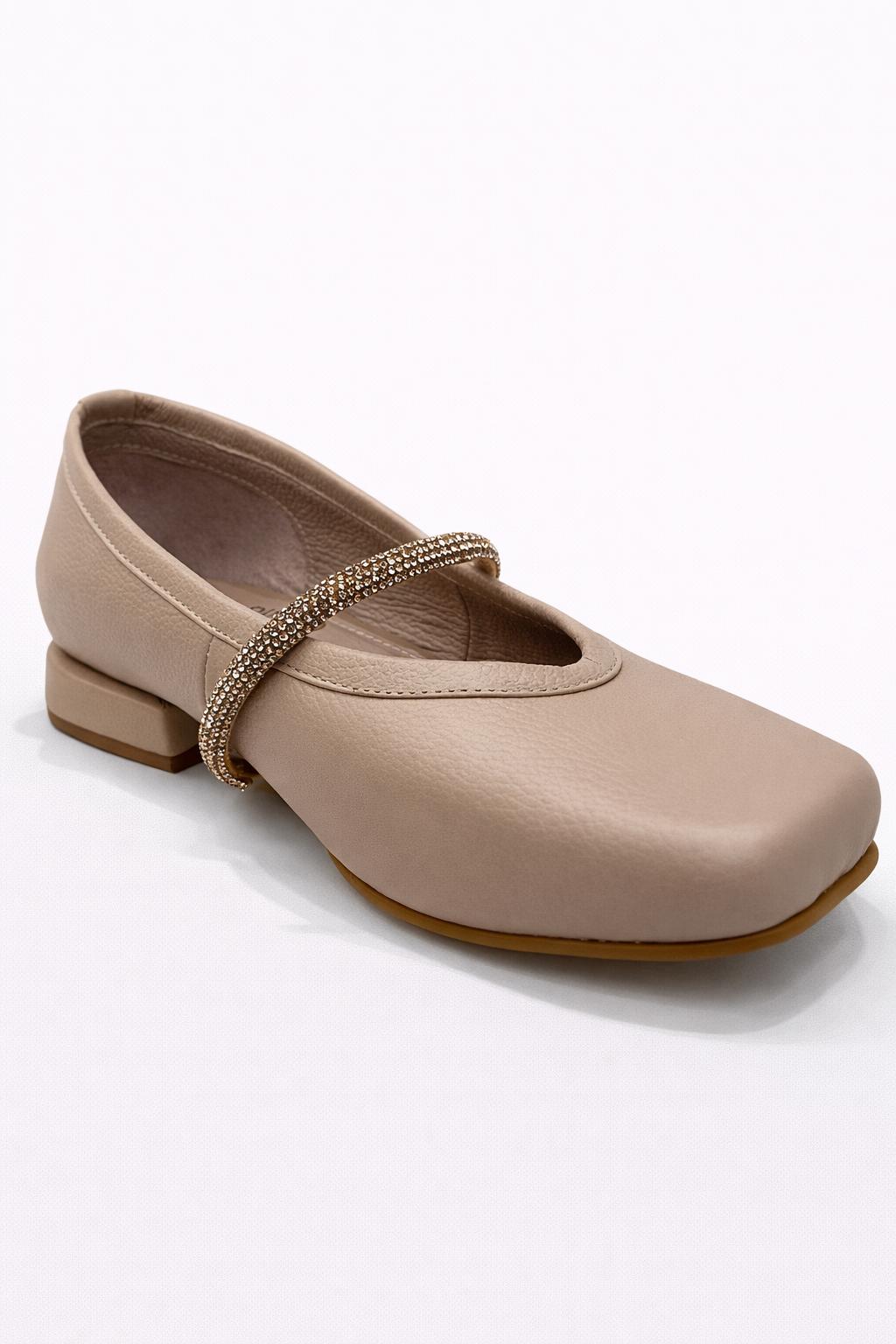 Baleta en cuero color nude con brillantes