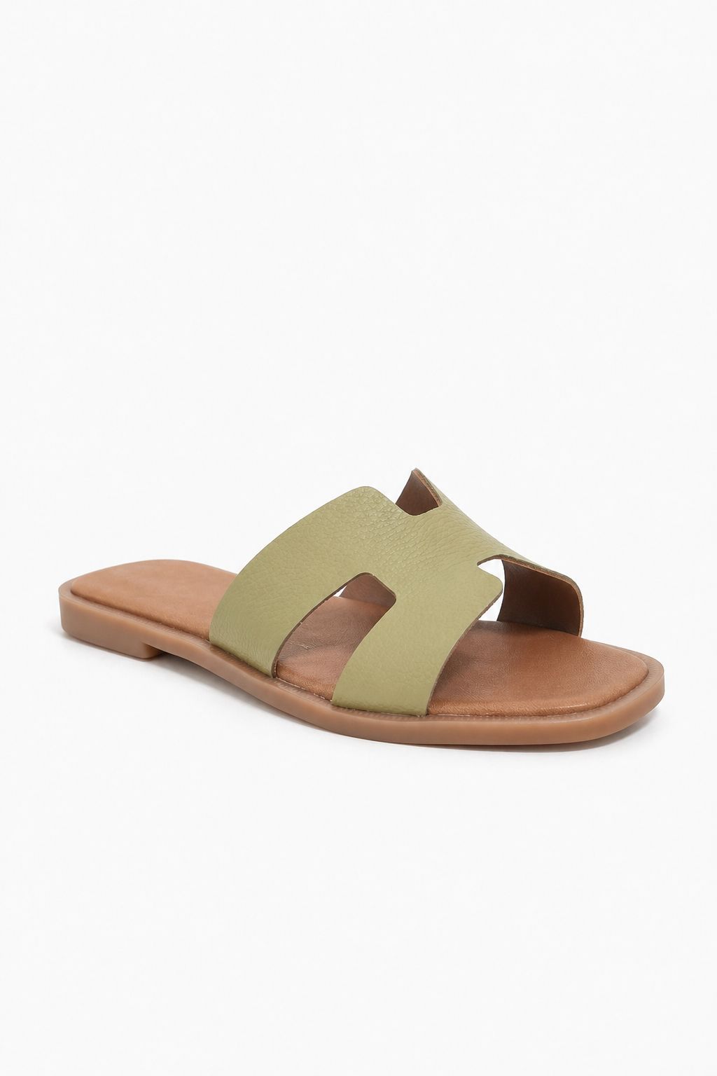 Sandalia plana minimalista en tono verde oliva