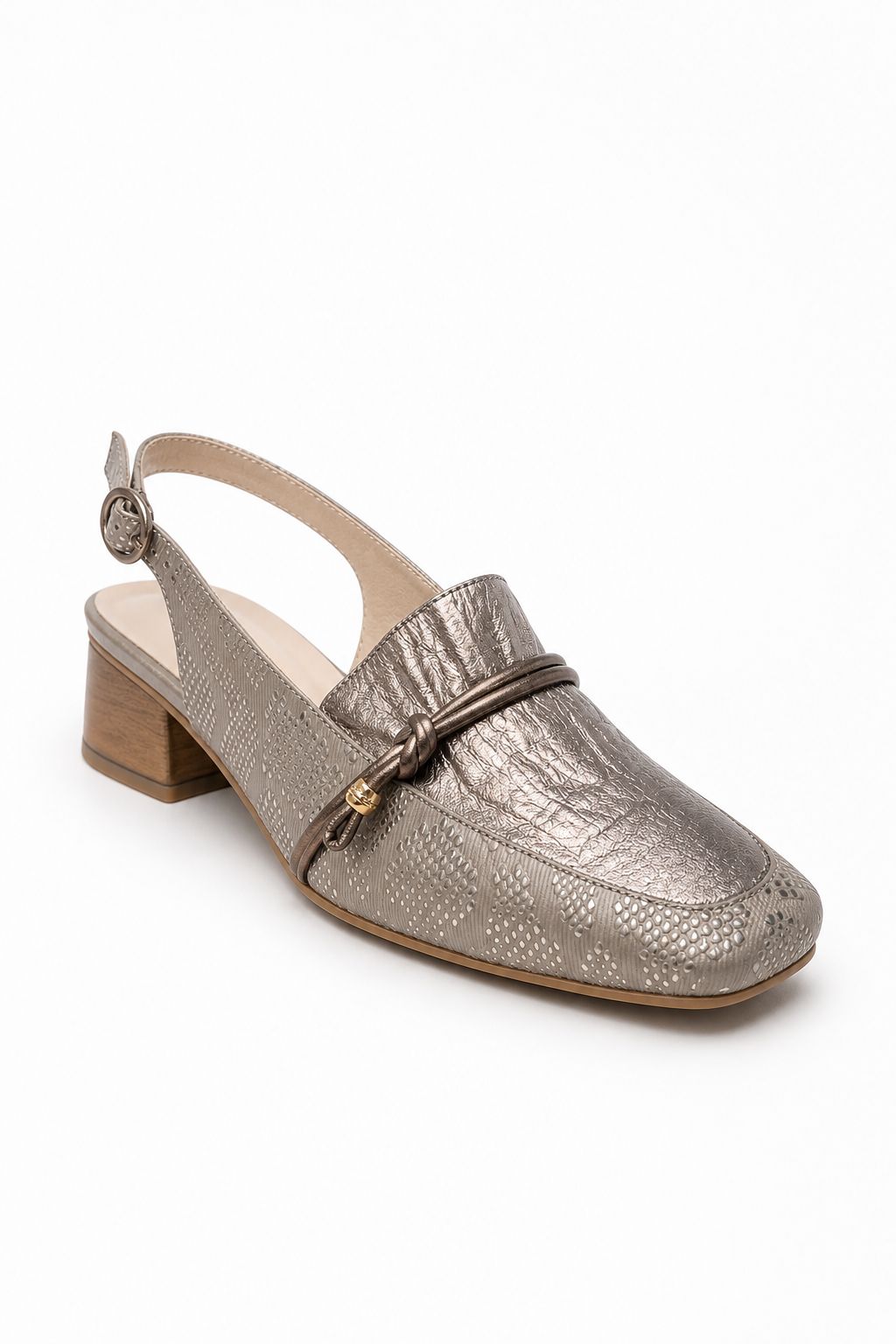 Zapato tipo mocasín destalonado con tacón bajo para mujer