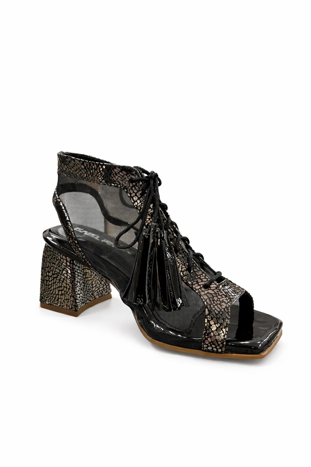 Sandalia tacon cordon en cuero negro con malla italiana