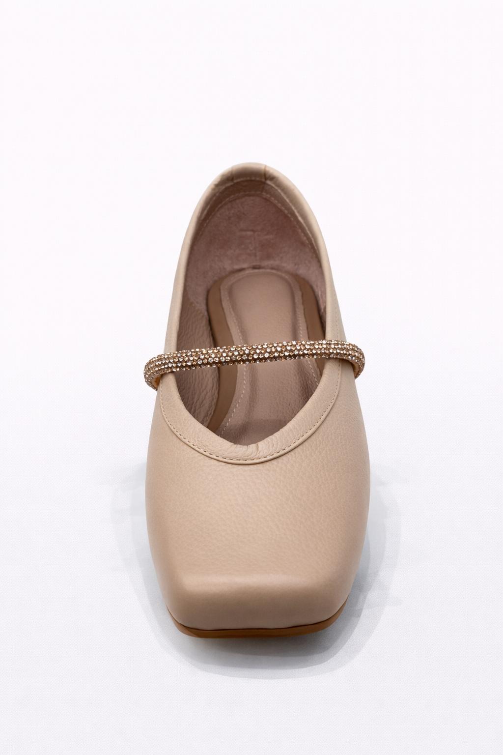 Baleta en cuero color nude con brillantes