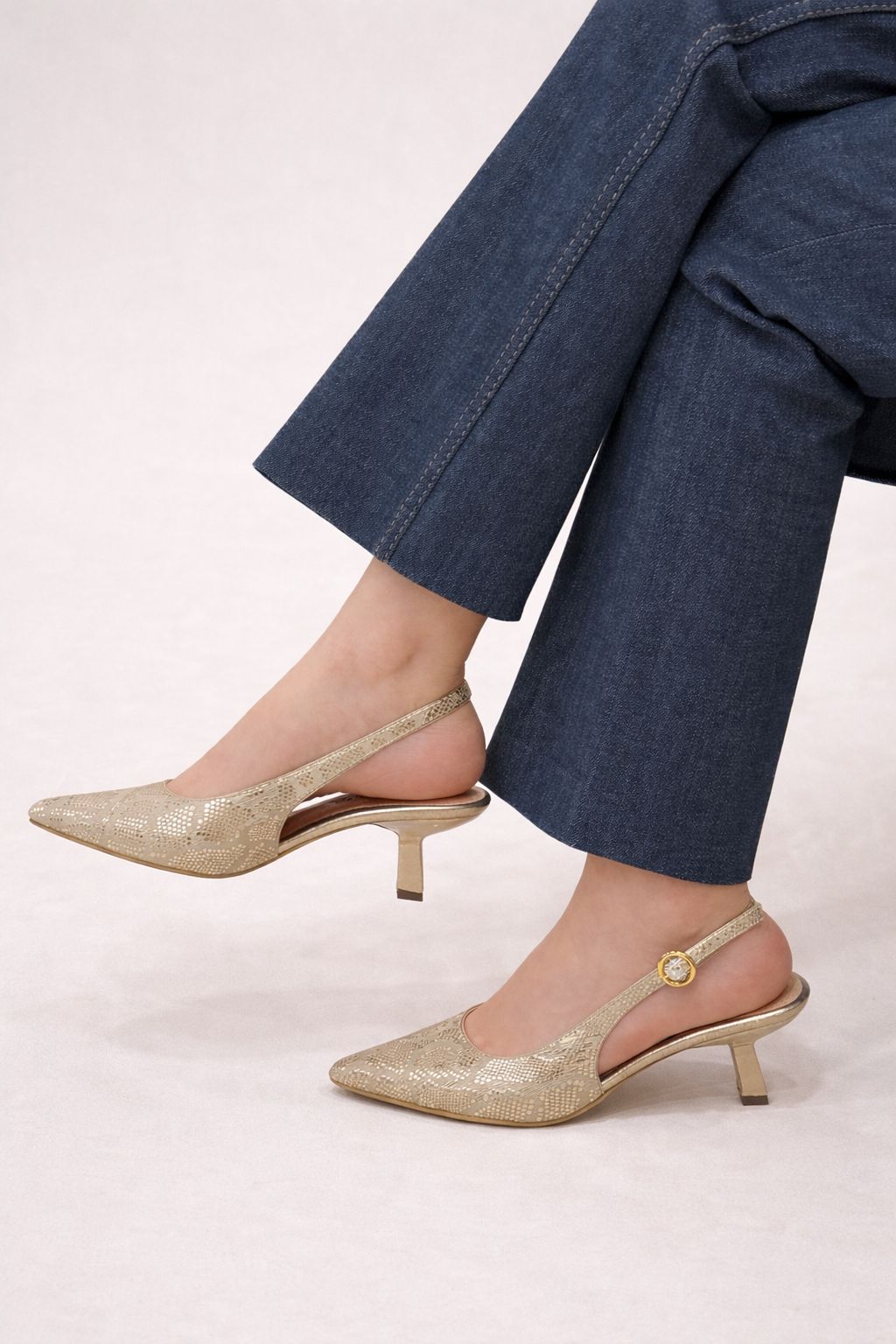 Zapato Slingback Elegance dorado